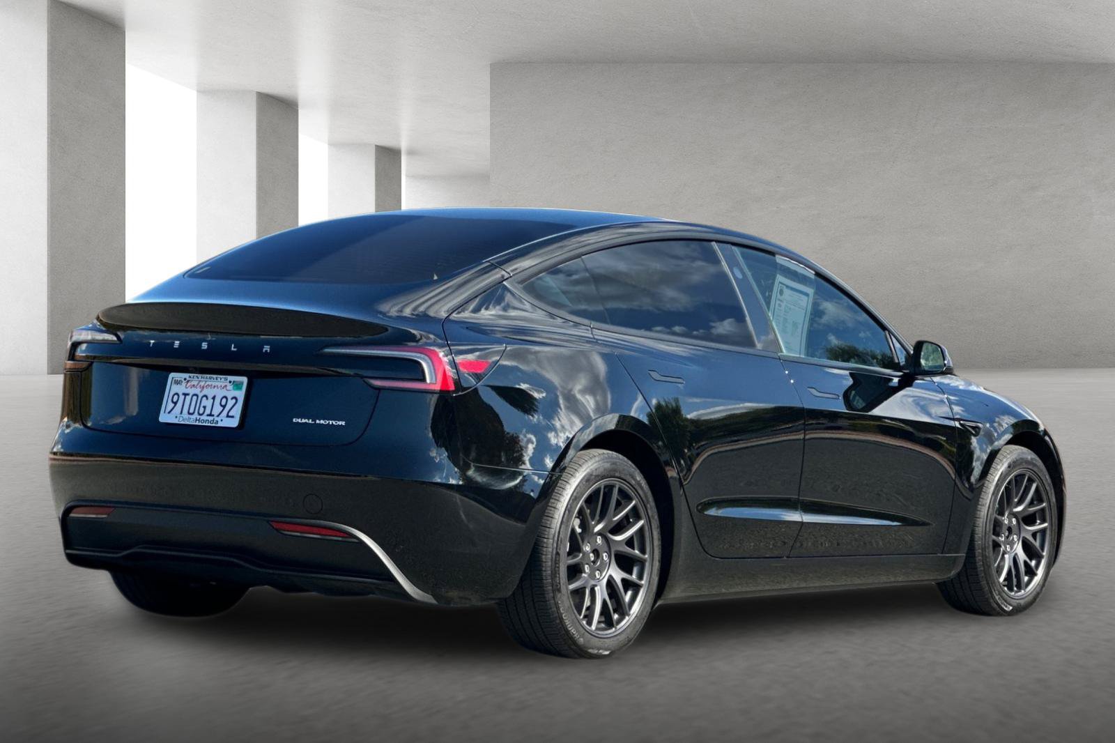 Used 2025 Tesla Model 3 Long Range AWD/4WD image 4