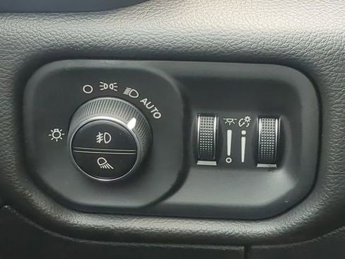 New 2026 RAM 1500 4x4 Crew Cab image 30