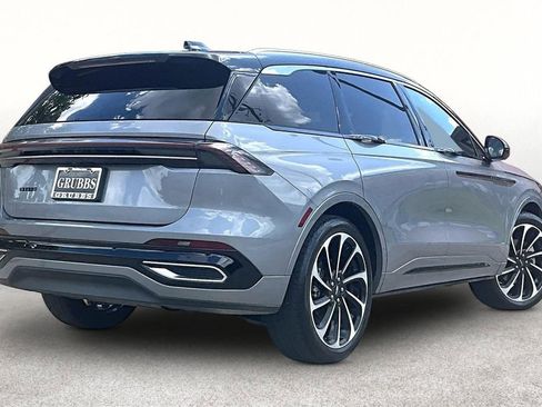 Used 2025 Lincoln Nautilus Black Label AWD/4WD image 2
