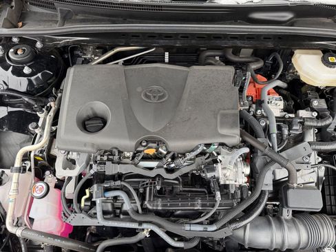 Used 2025 Toyota Camry LE image 31