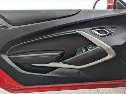 Used 2020 Chevrolet Camaro LT image 13