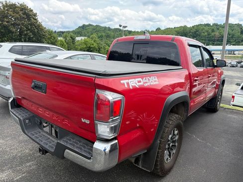 Used 2023 Toyota Tacoma TRD Off-Road AWD/4WD image 4