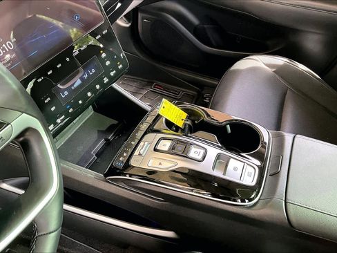 Used 2023 Hyundai Tucson Limited image 17