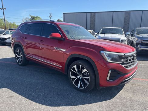 Used 2024 Volkswagen Atlas SEL Premium R-Line image 8