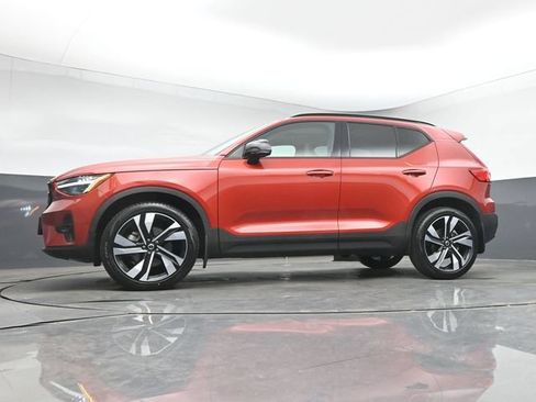 Used 2023 Volvo XC40 B5 Plus w/ Driver Assist Package AWD/4WD image 41
