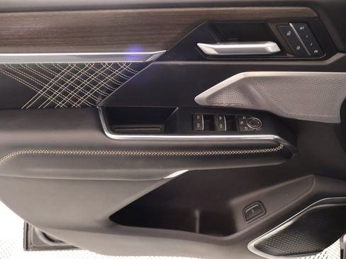 Used 2024 GMC Acadia Denali w/ Super Cruise Package image 17