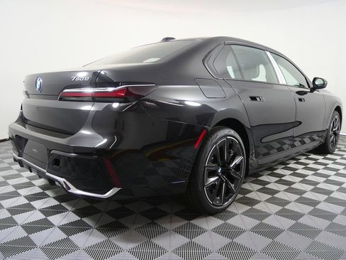 Used 2026 BMW 750e xDrive w/ Executive Package image 3