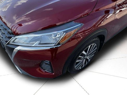 Used 2021 Nissan Kicks SV image 11