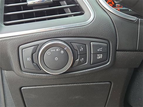 Used 2021 Ford Edge Titanium image 20