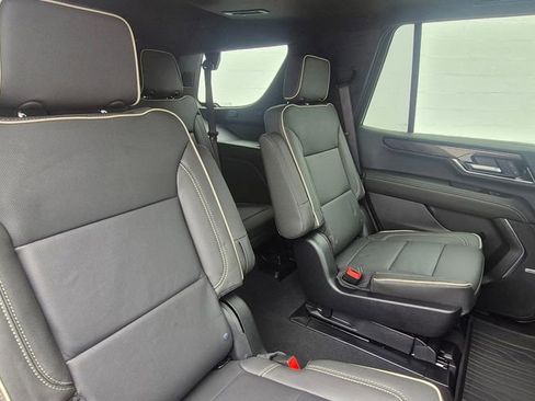 Used 2026 GMC Yukon Elevation w/ Elevation Premium Package AWD/4WD image 5