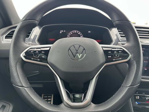 Used 2024 Volkswagen Tiguan SE R-Line AWD/4WD image 20