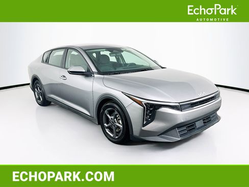 Used 2025 Kia K4 LXS FWD image 1