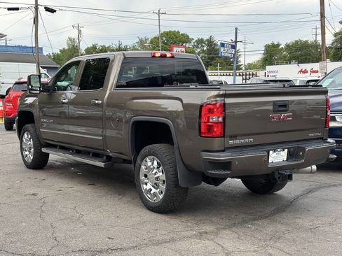 Used 2015 GMC Sierra 2500 Denali w/ Duramax Plus Package AWD/4WD image 6