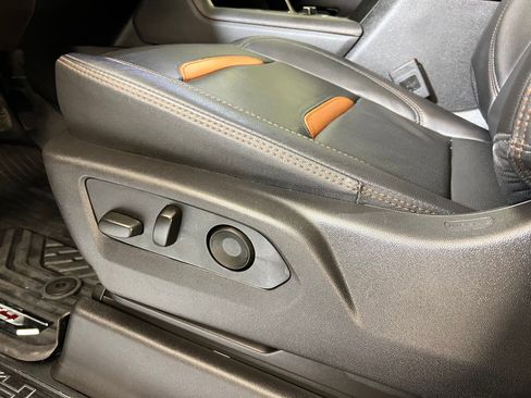 Used 2025 GMC Sierra 2500 AT4 w/ AT4 Premium Plus Package image 13