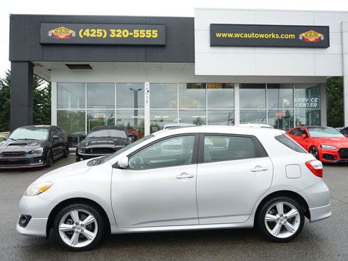 Used 2009 Toyota Matrix S AWD/4WD image 2
