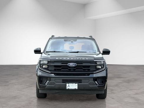 Used 2025 Ford Expedition Active AWD/4WD image 9