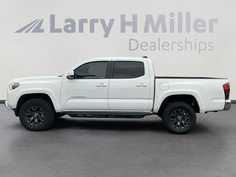 Used 2023 Toyota Tacoma SR5 RWD image 2