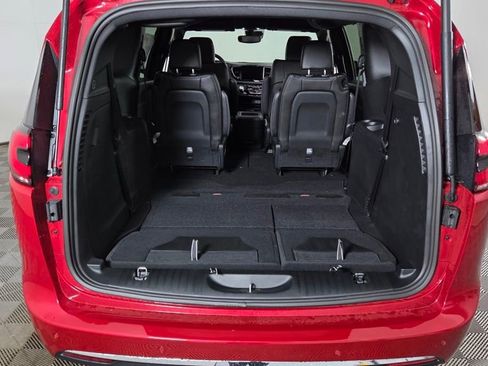 New 2026 Chrysler Pacifica Select image 10