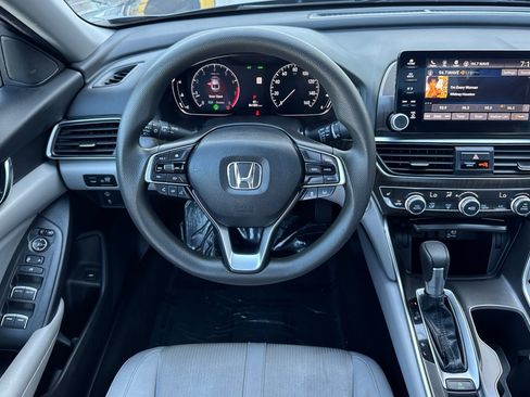 Used 2018 Honda Accord EX image 29