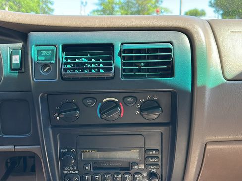 Used 2003 Toyota Tacoma 2WD Regular Cab image 20