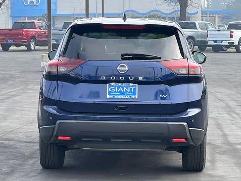 Used 2024 Nissan Rogue SV image 5