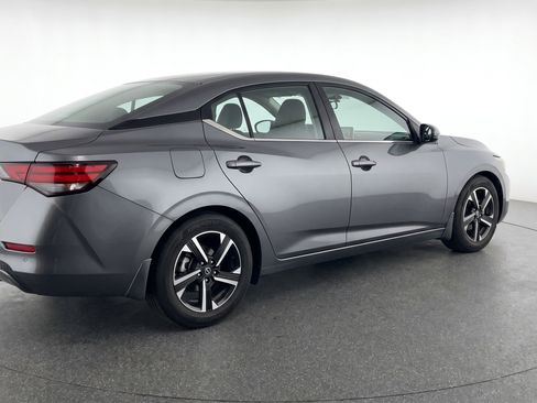 Used 2025 Nissan Sentra SV FWD image 9