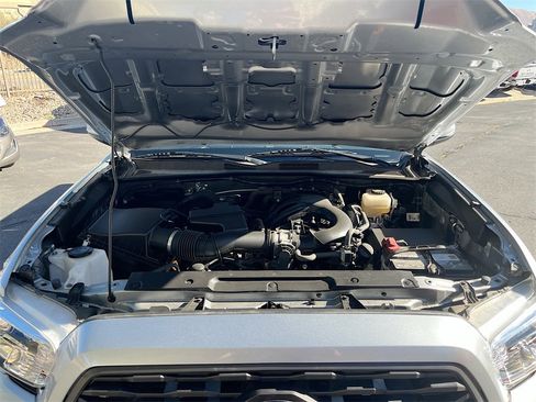 Used 2020 Toyota Tacoma TRD Off-Road image 29