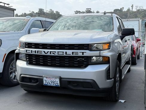 Used 2022 Chevrolet Silverado 1500 Custom RWD image 2
