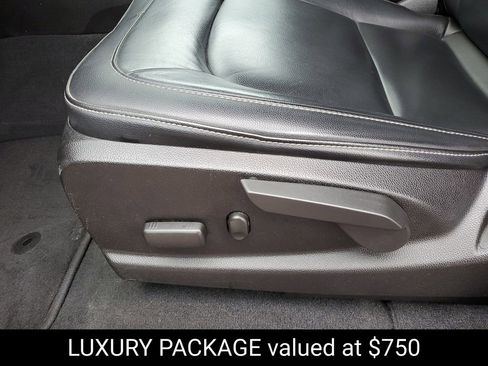 Used 2022 Chevrolet Colorado LT w/ Luxury Package image 7