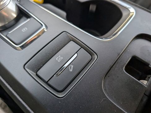 Used 2019 Ford Fusion SE image 26