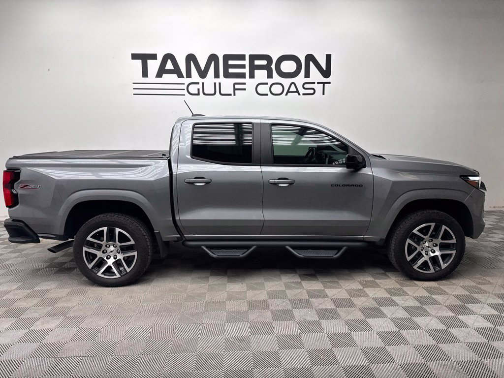 Used 2023 Chevrolet Colorado Z71 w/ Z71 Convenience Package 2 AWD/4WD image 4