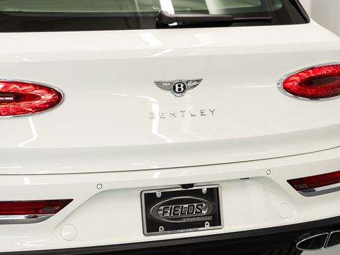 New 2026 Bentley Bentayga AWD/4WD image 18
