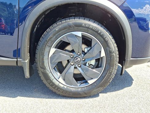 Certified 2024 Nissan Rogue SV w/ SV Premium Package AWD/4WD image 10
