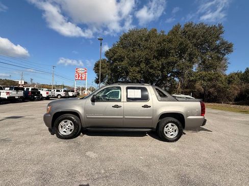Used 2008 Chevrolet Avalanche LS image 1