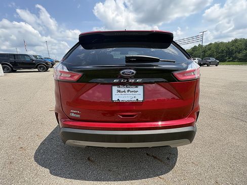 Used 2021 Ford Edge SEL w/ Convenience Package FWD image 4