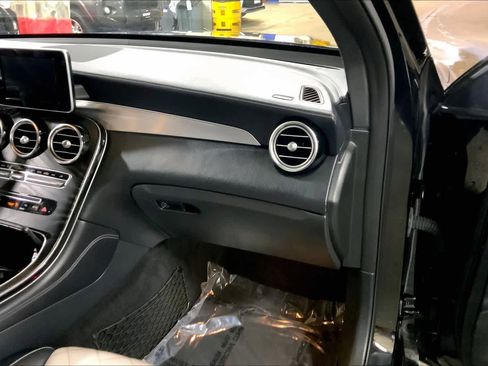 Used 2019 Mercedes-Benz GLC 300 4MATIC Coupe image 18