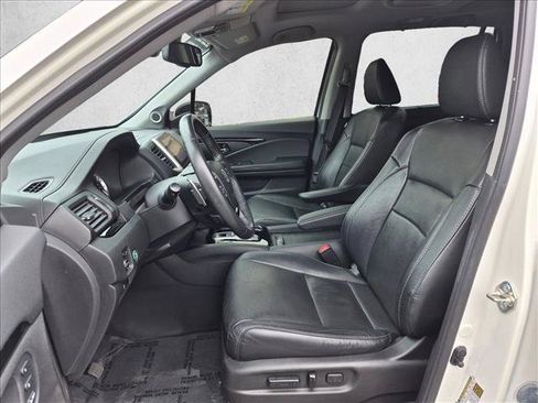 Used 2017 Honda Pilot Elite image 11