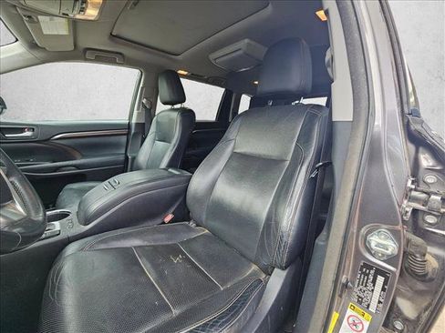 Used 2014 Toyota Highlander Limited image 11