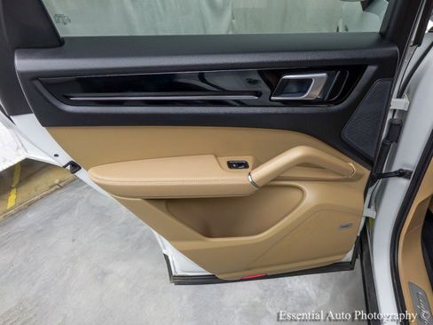 Used 2021 Porsche Cayenne E-Hybrid image 27