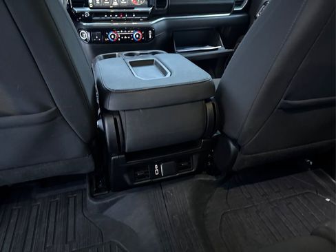 Used 2023 GMC Sierra 1500 Elevation image 21