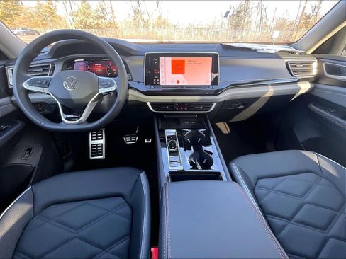New 2026 Volkswagen Atlas Peak Edition image 11