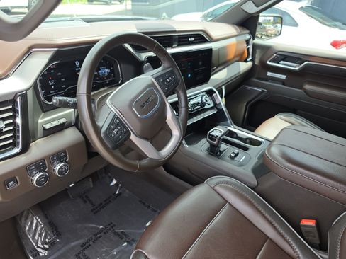 Used 2025 GMC Sierra 1500 Denali w/ Denali Reserve Package AWD/4WD image 7