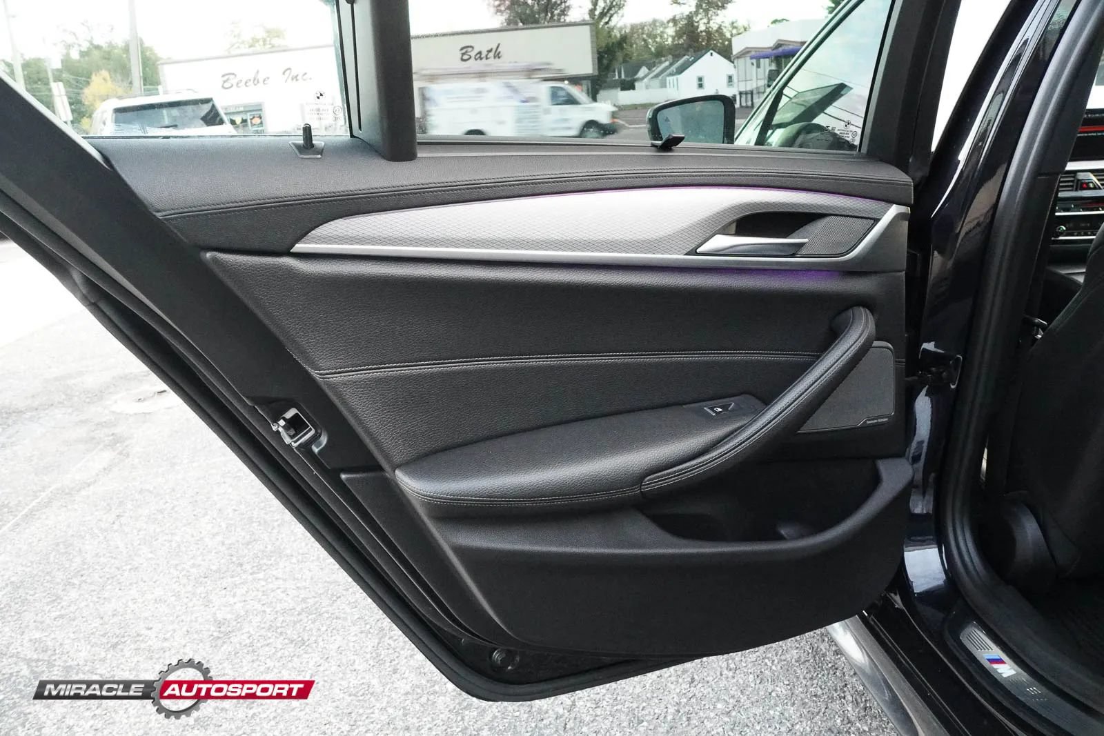 Used 2018 BMW M550i xDrive AWD/4WD image 23