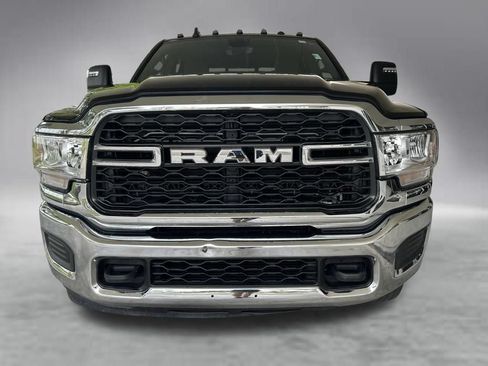 Used 2024 RAM 3500 Tradesman w/ Chrome Appearance Group AWD/4WD image 10