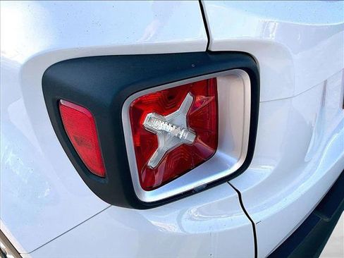 Used 2017 Jeep Renegade Limited image 28