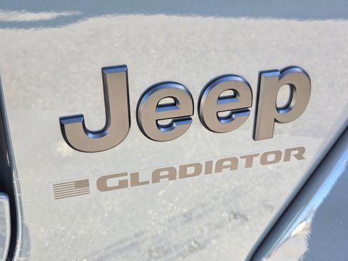 New 2026 Jeep Gladiator Sahara image 10