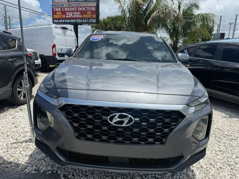 Used 2019 Hyundai Santa Fe SEL FWD image 2