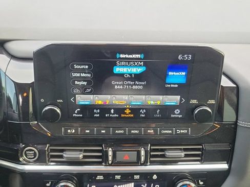 Used 2024 Nissan Pathfinder Platinum w/ Black Appearance Package FWD image 17
