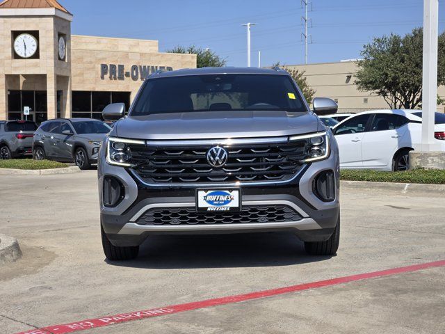 Used 2024 Volkswagen Atlas Cross Sport SE FWD image 2