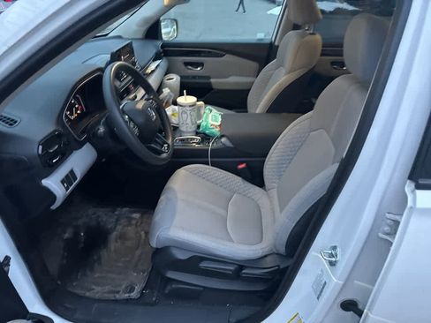 Used 2023 Honda Pilot LX image 20